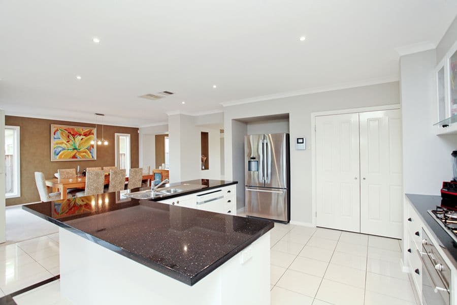 30 Vaucluse Boulevard, Point Cook VIC 3030, Point Cook - Thumbnail 8