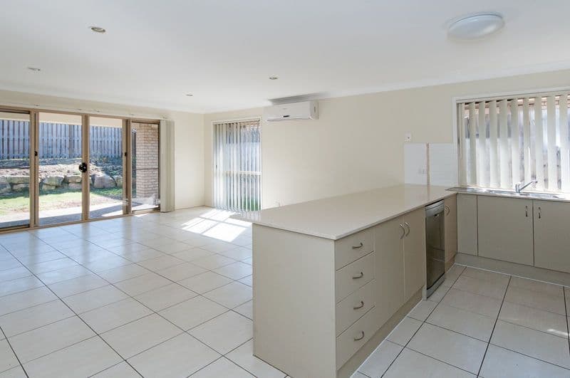 8 Julia Street, BRASSALL QLD 4305, Brassall - Thumbnail 4