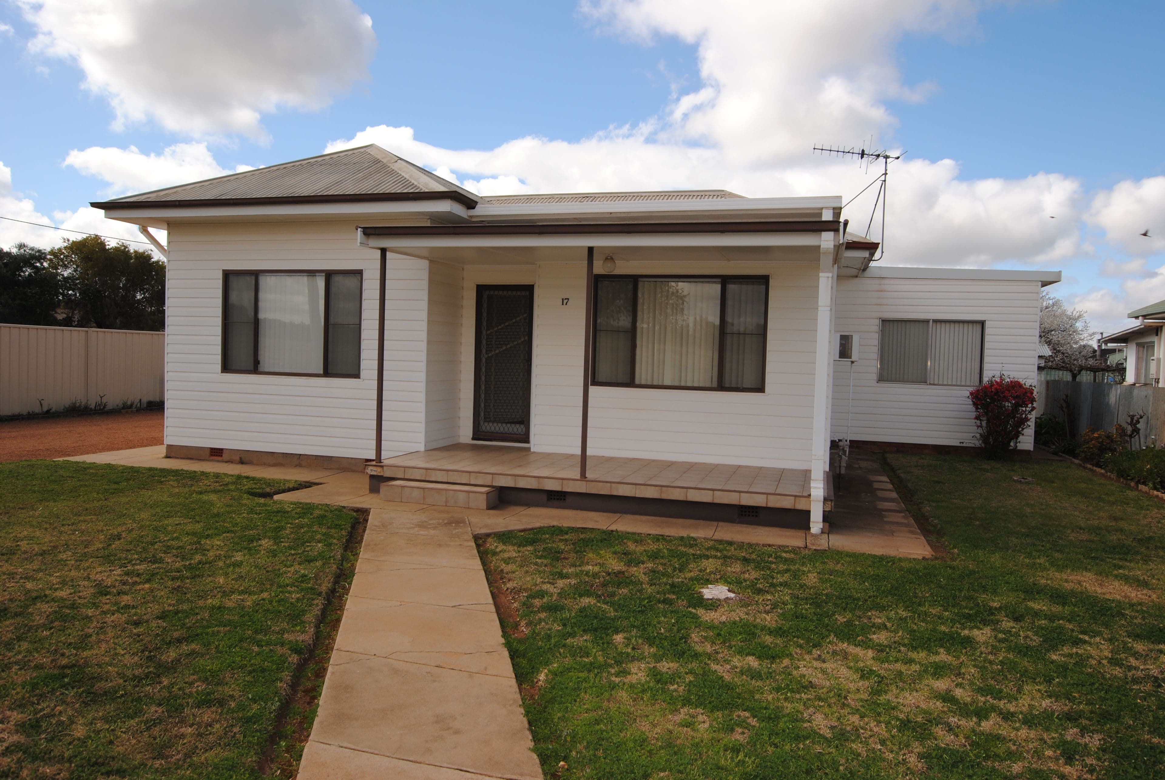 17 Hebden Street, Yoogali - Image 1