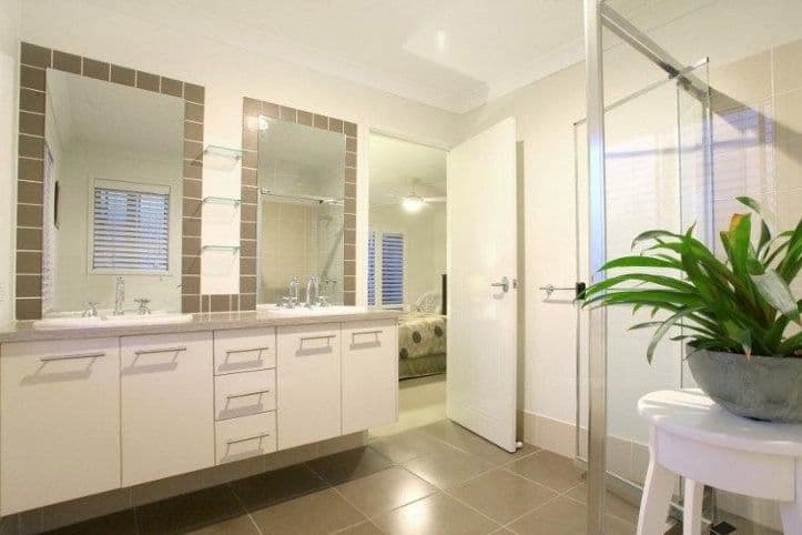 8 Casuarina Way, Helensvale QLD 4212, Helensvale - Thumbnail 4