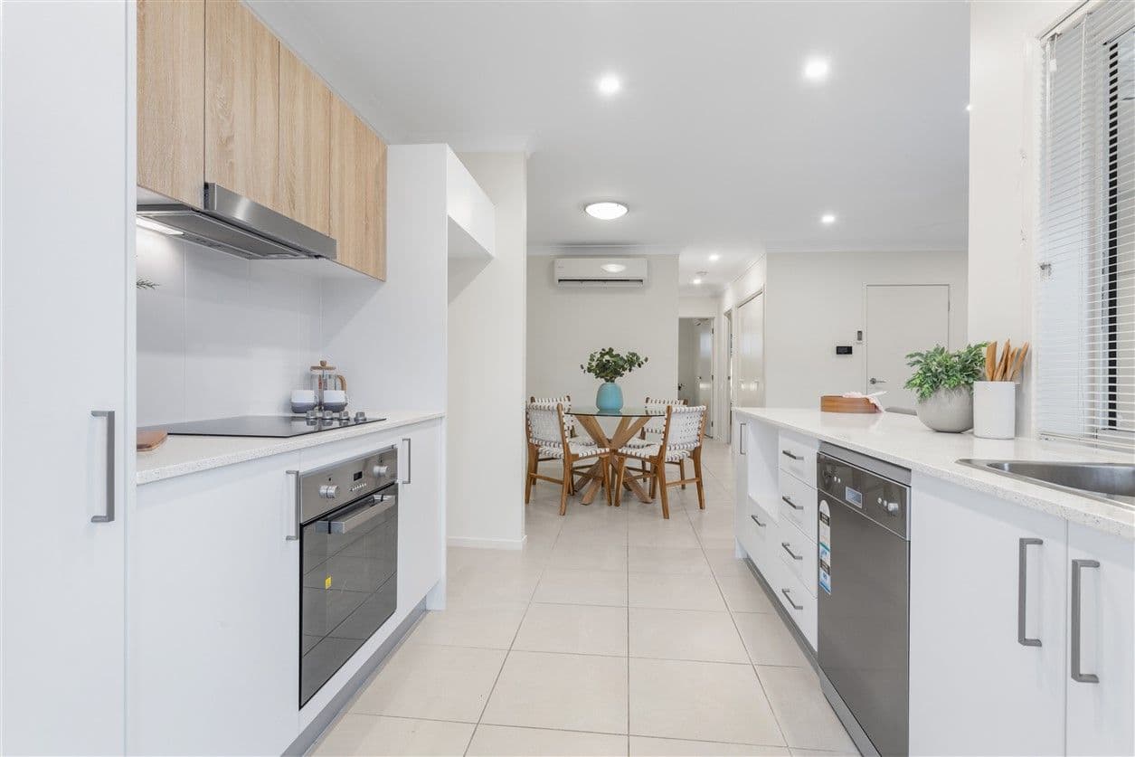 27 Rentoul Street, Gordon Park QLD 4031, Gordon Park - Thumbnail 4