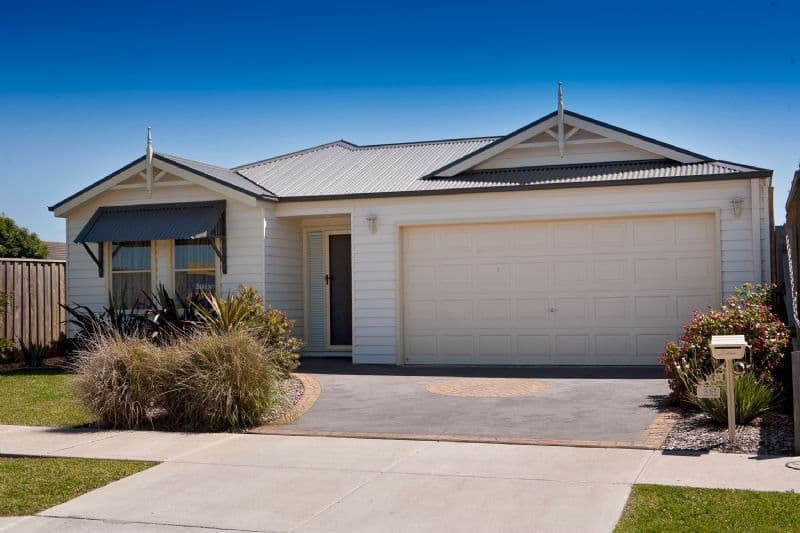 16 Samchelle Place, PAKENHAM VIC 3810, Pakenham - Image 1
