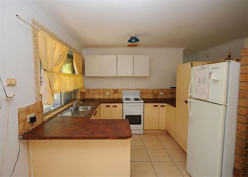 6  Howlett Street, URANGAN QLD 4655, Urangan - Thumbnail 3