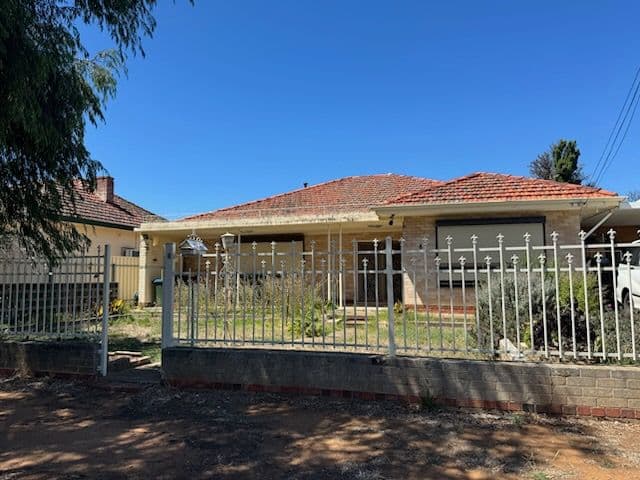 6 & 8 Cresdee Road, Campbelltown SA 5074, Campbelltown - Thumbnail 3