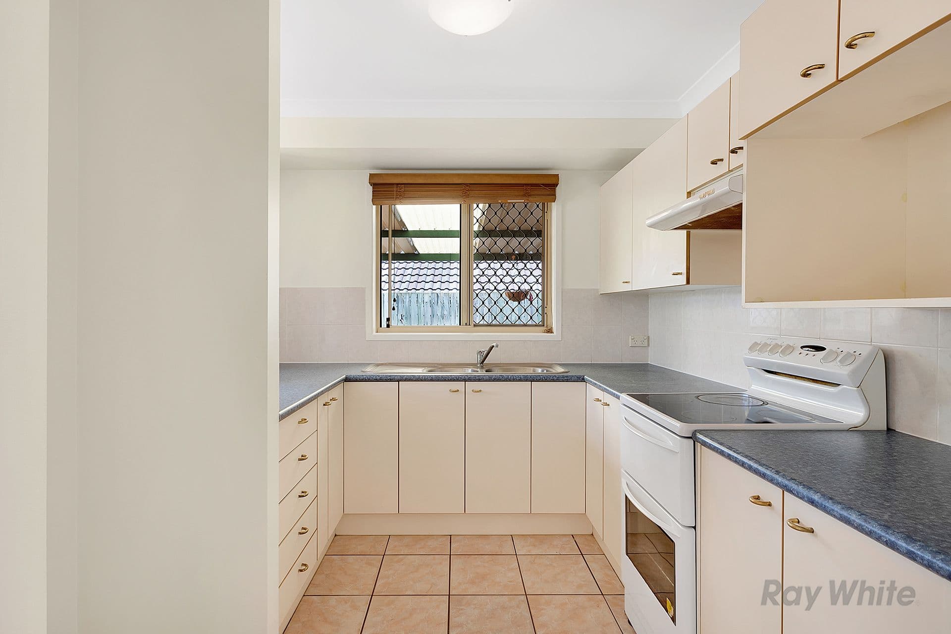 15 Picot Crescent, Runcorn QLD 4113, Runcorn - Thumbnail 4