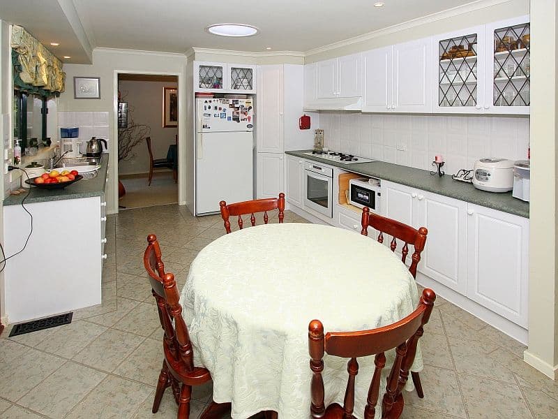 5 Poseidon Close, MILL PARK VIC 3082, Mill Park - Thumbnail 2