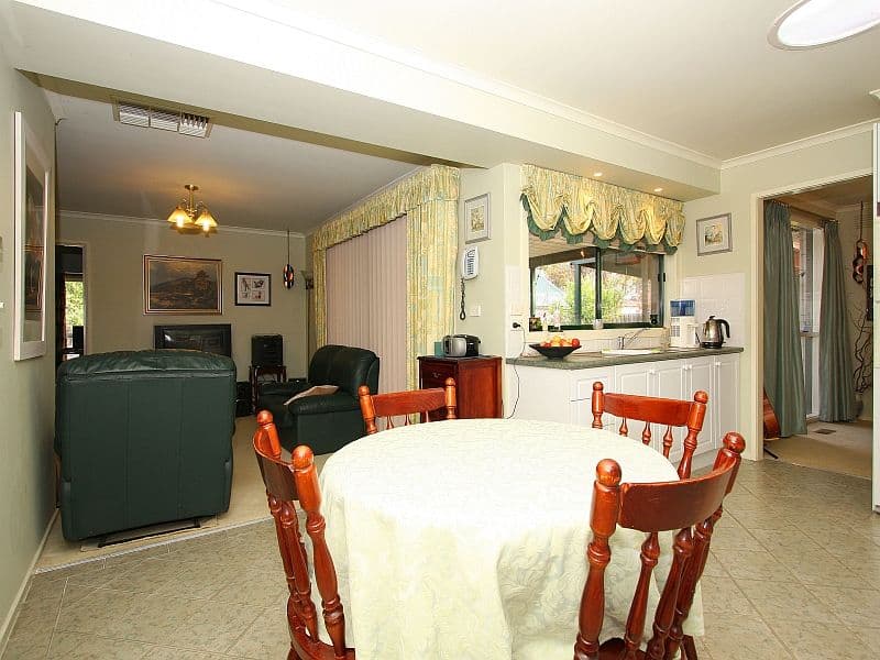 5 Poseidon Close, MILL PARK VIC 3082, Mill Park - Thumbnail 3