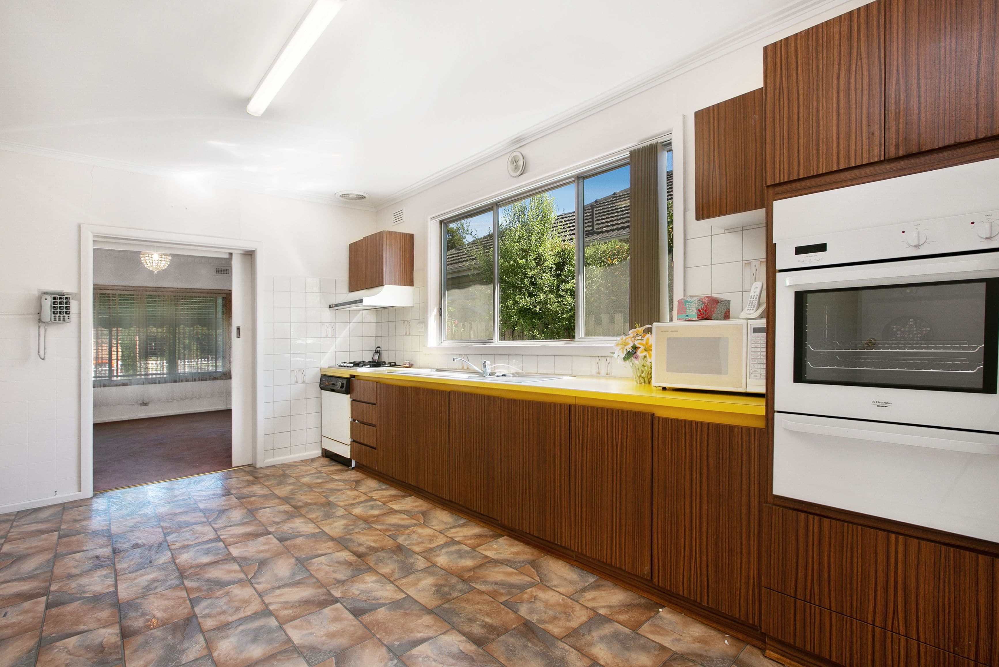 4 Sutherland Street, Hadfield VIC 3046, Hadfield - Thumbnail 3