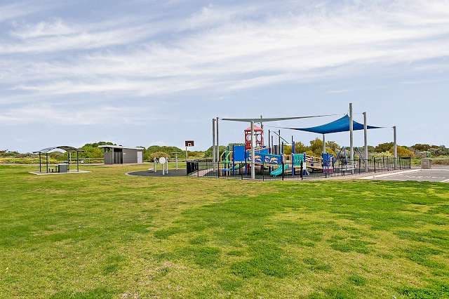 326 Lady Gowrie Drive, Taperoo SA 5017, Taperoo - Thumbnail 5