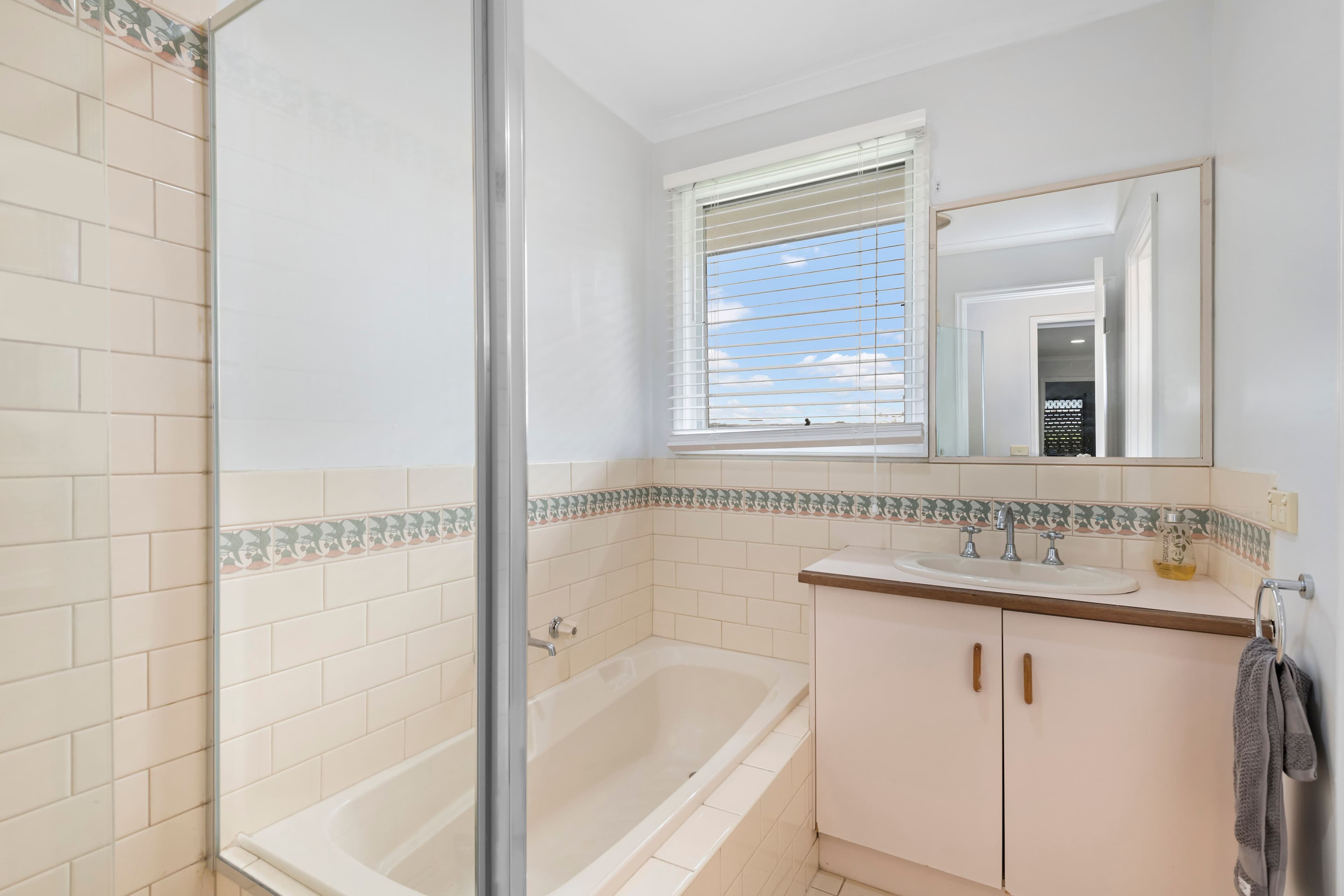 198 Heatherhill Road, Frankston VIC 3199, Frankston - Thumbnail 7