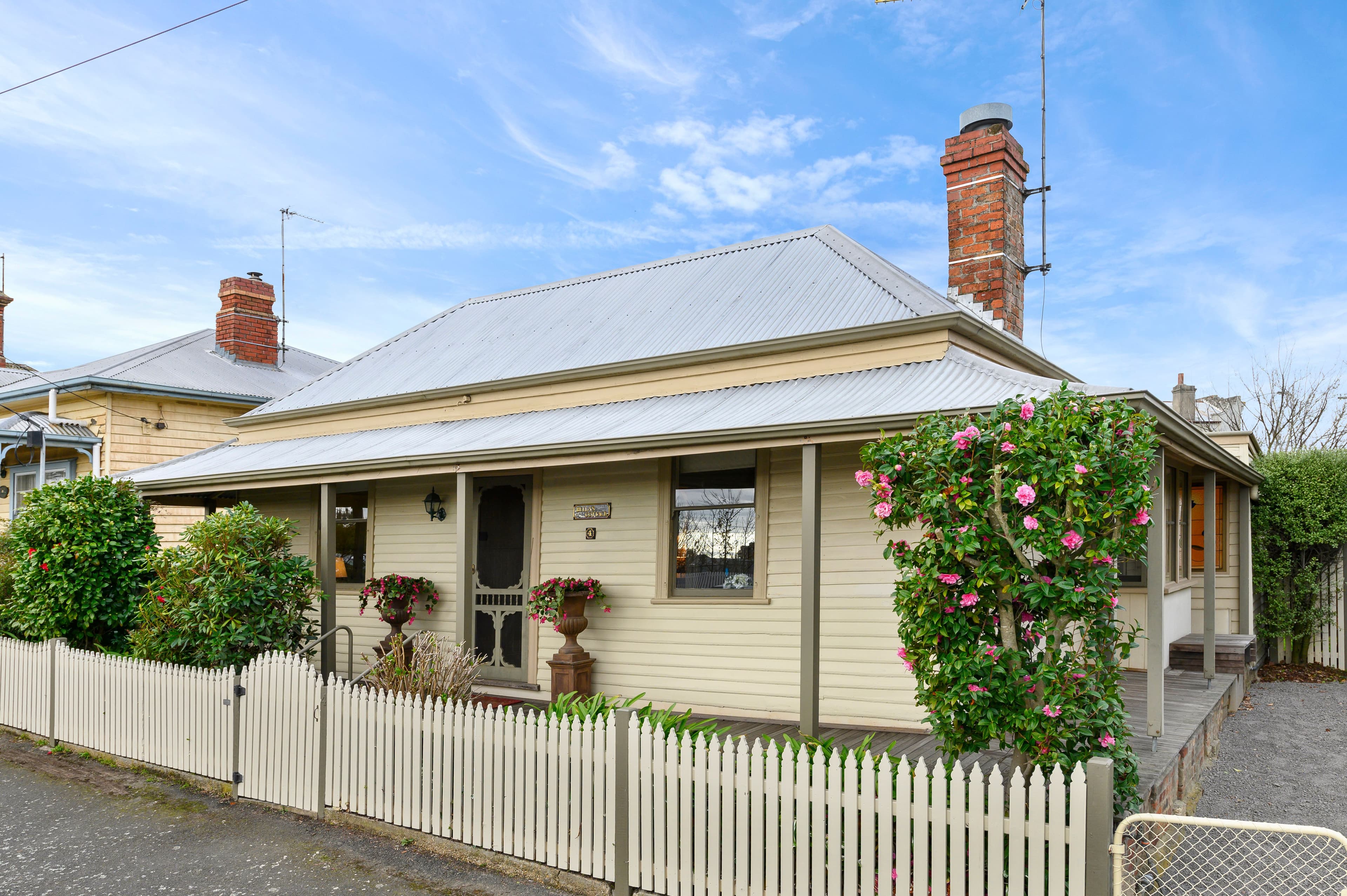4 Doveton Crescent, Soldiers Hill VIC 3350, Soldiers Hill - Image 1