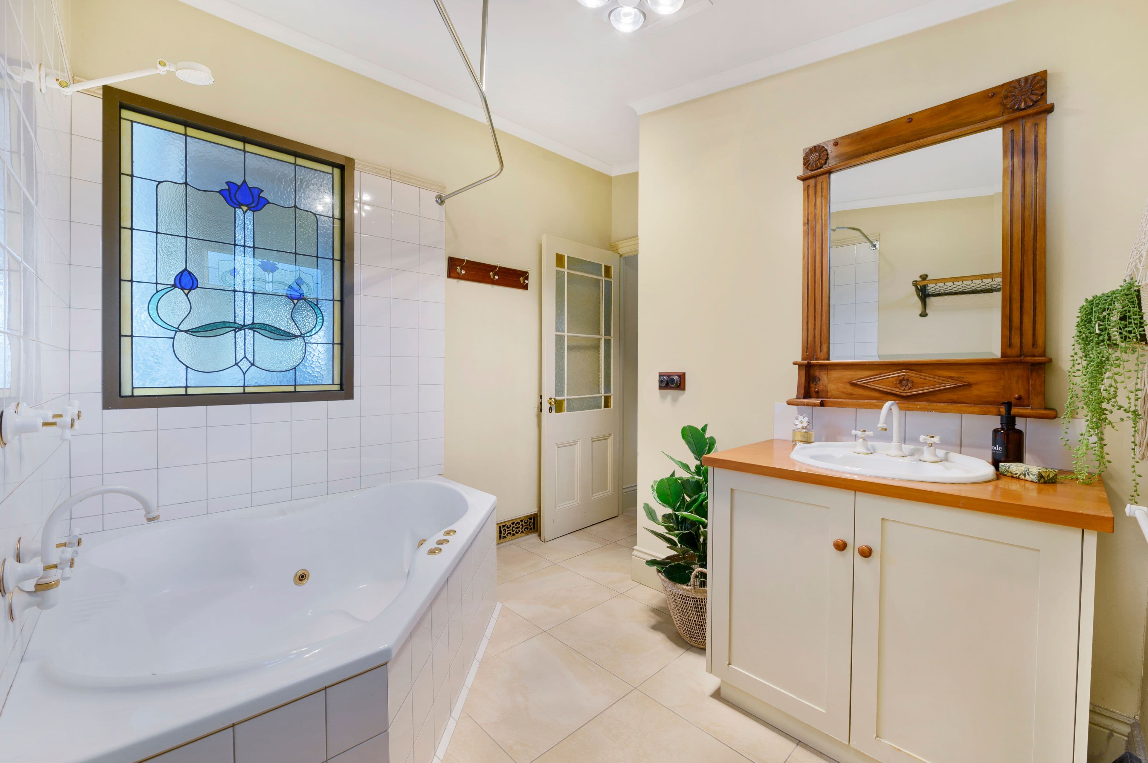 4 Doveton Crescent, Soldiers Hill VIC 3350, Soldiers Hill - Thumbnail 8