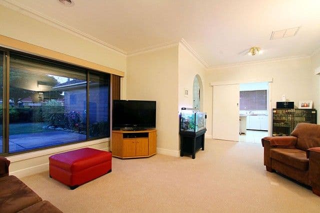 38 Orrong Avenue, RESERVOIR VIC 3073, Reservoir - Thumbnail 4