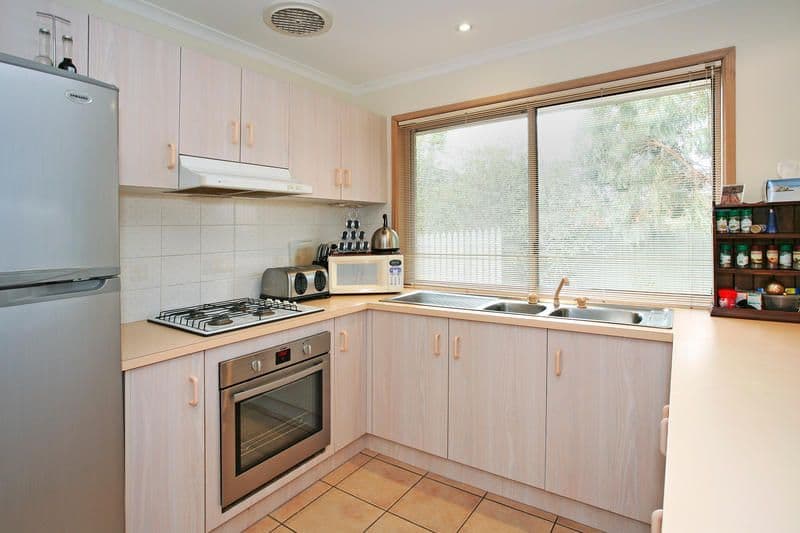 11 Greenville Drive, GROVEDALE VIC 3216, Grovedale - Thumbnail 7
