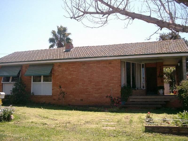 4 Captain Wilson Avenue, Parkes - Image 1