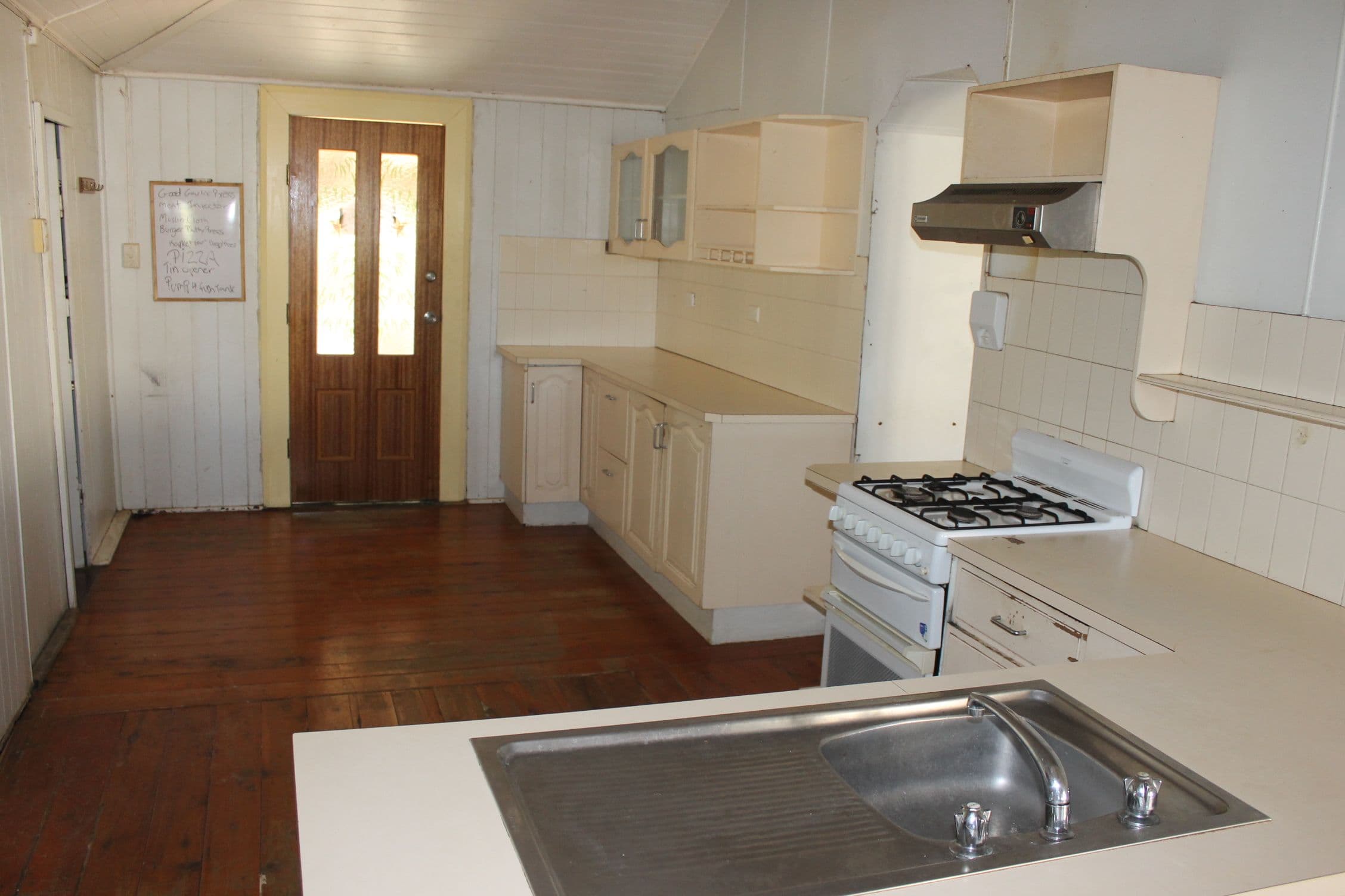 26 Alfred Street, Dalby QLD 4405, Dalby - Thumbnail 2