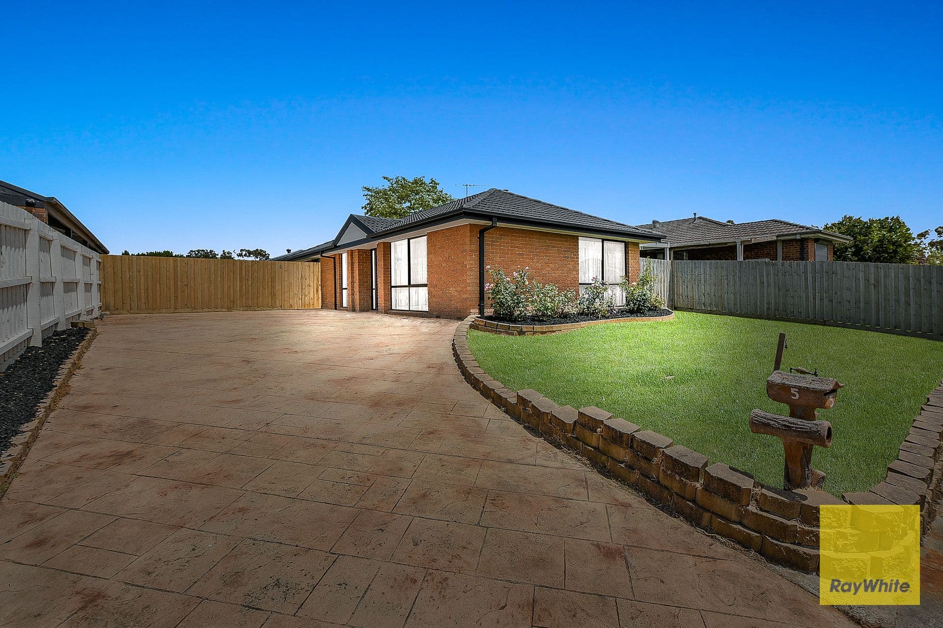 5 Hoysted Avenue, Cranbourne North VIC 3977, Cranbourne North - Image 1