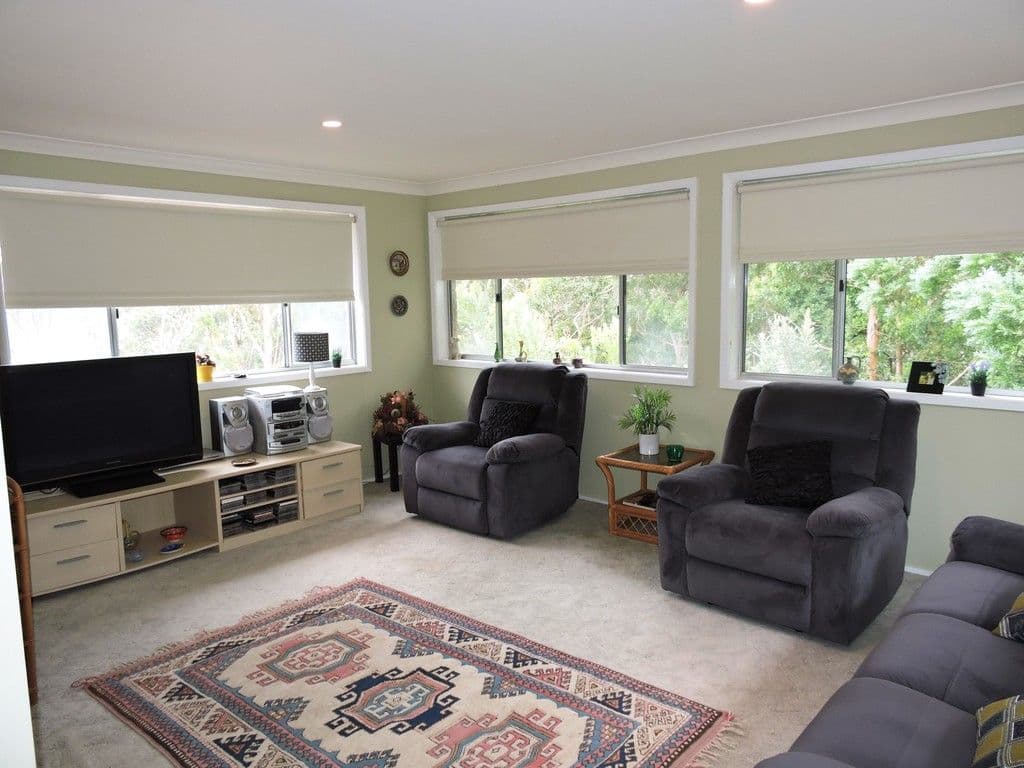 35 South Crescent, North Gosford - Thumbnail 4