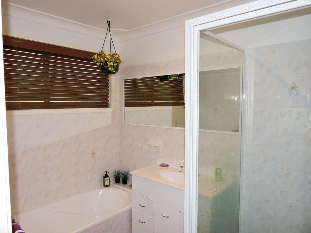 35 South Crescent, North Gosford - Thumbnail 8
