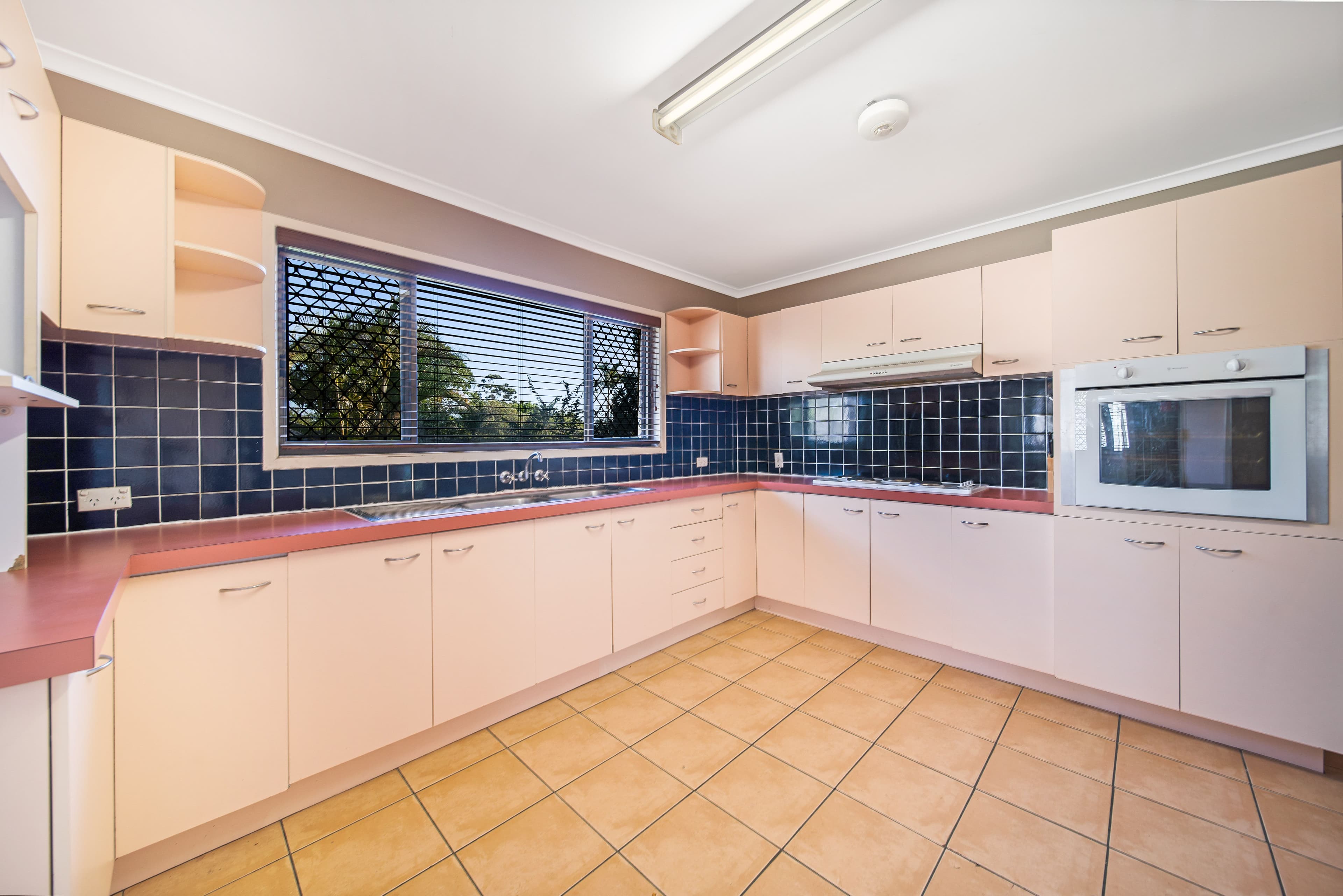 27 Trinette Street, Shailer Park QLD 4128, Shailer Park - Thumbnail 5