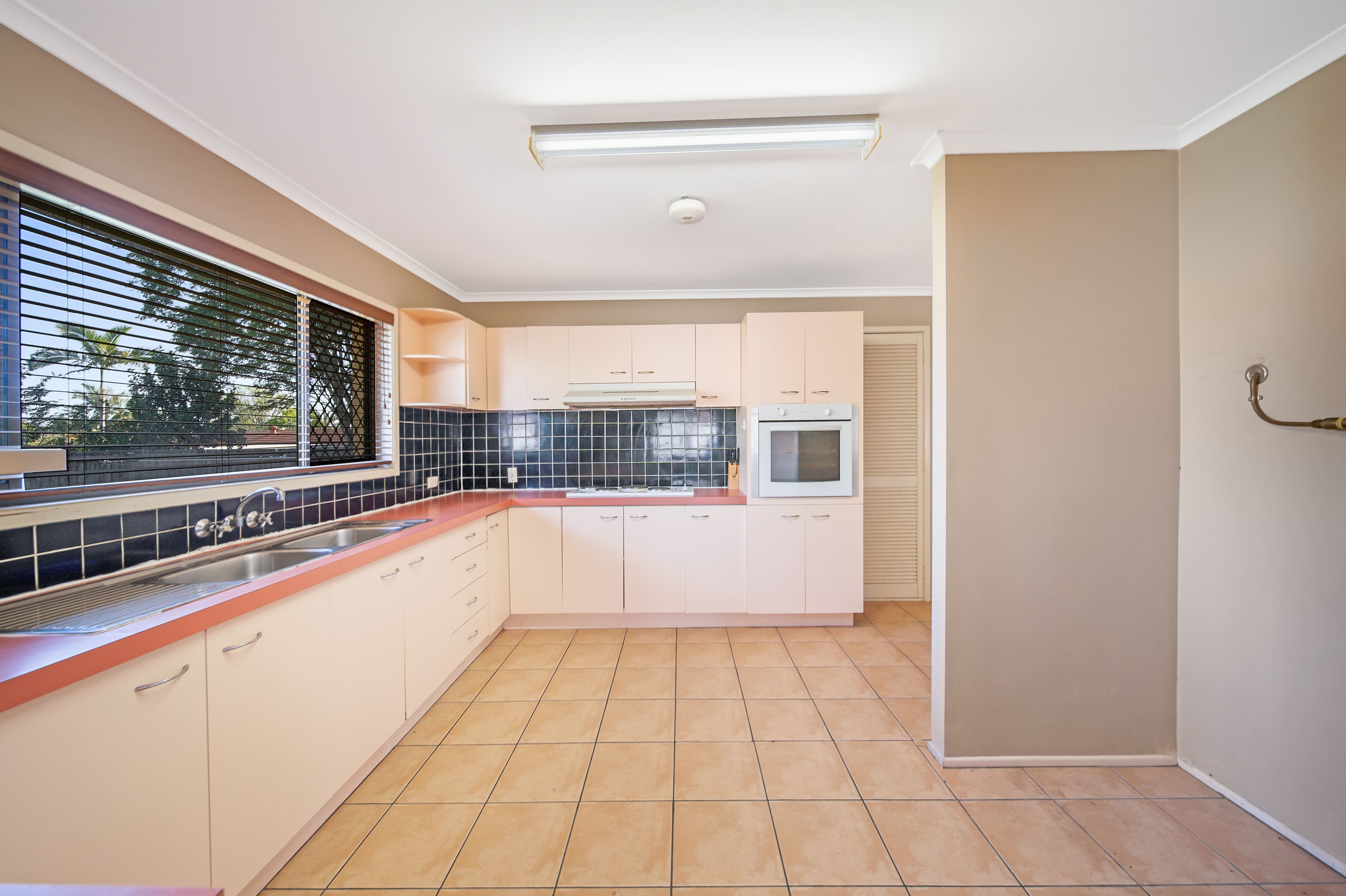 27 Trinette Street, Shailer Park QLD 4128, Shailer Park - Thumbnail 6