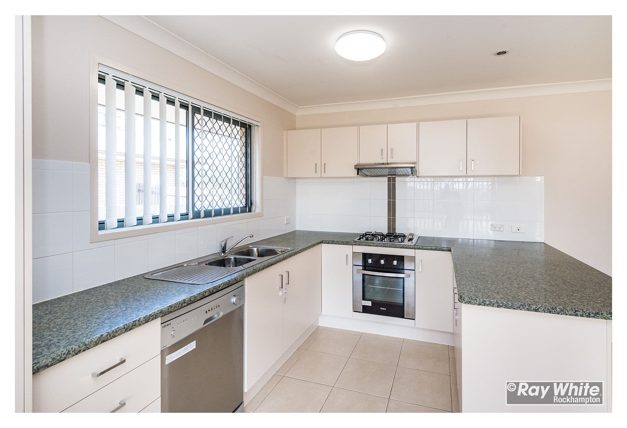 83 Victoria Street, Gracemere QLD 4702, Gracemere - Thumbnail 2