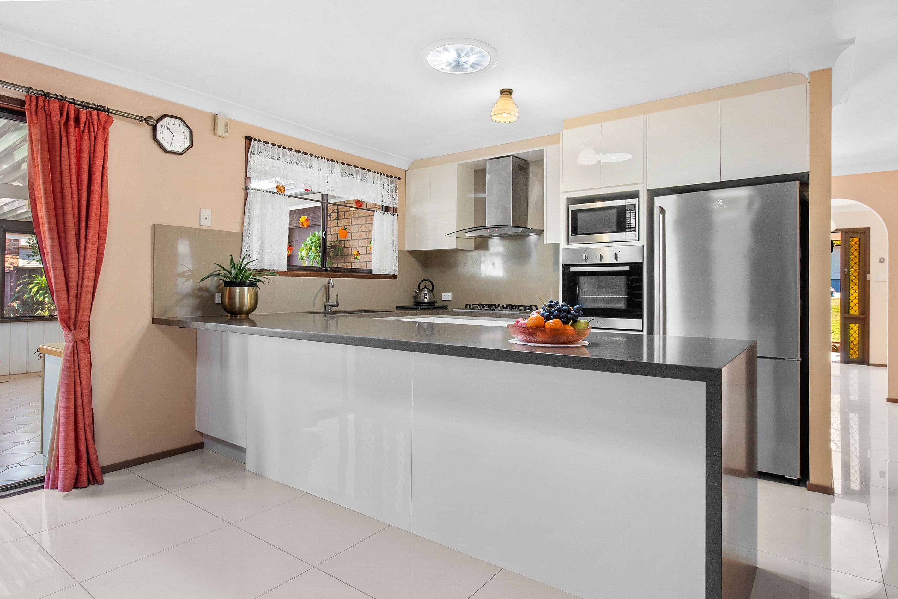 10 Hinkler Place, Doonside - Thumbnail 2