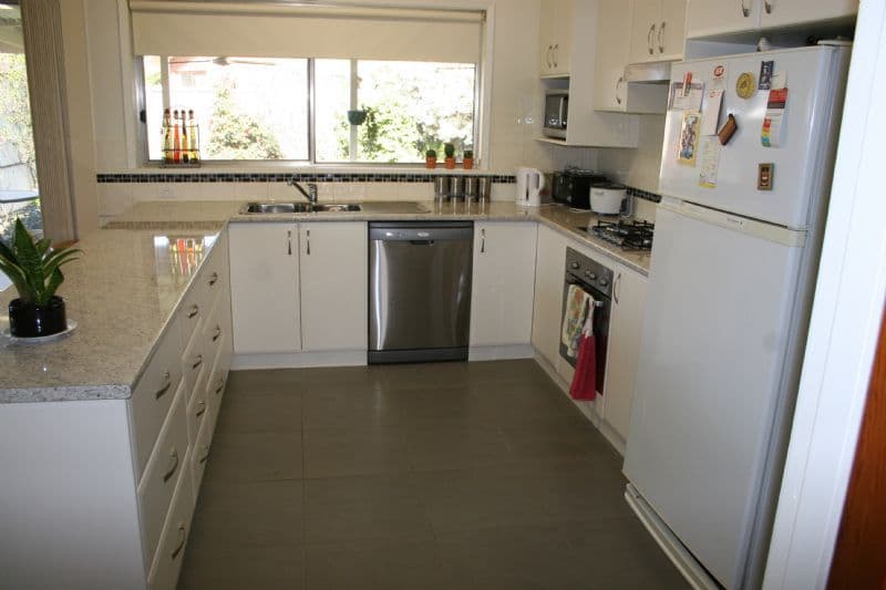 21 Diggora Road, ROCHESTER VIC 3561, Rochester - Thumbnail 2