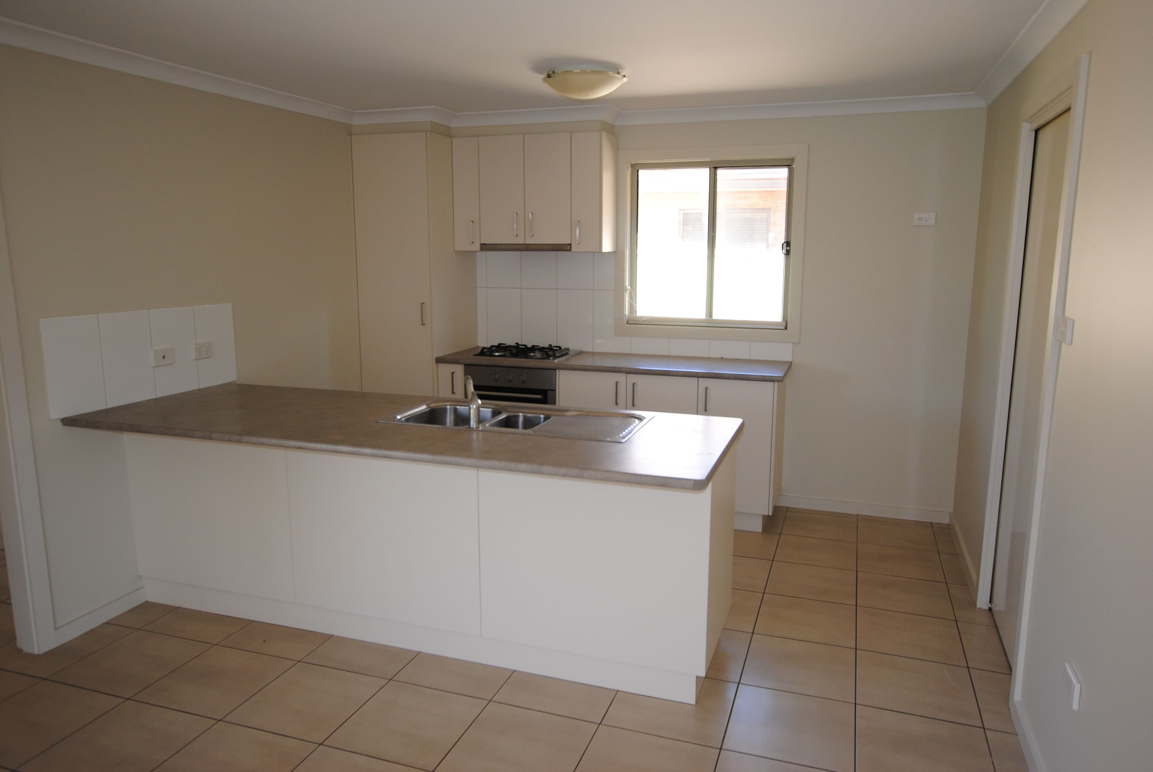 10 Gillmartin Drive, Griffith NSW 2680, Griffith - Thumbnail 5