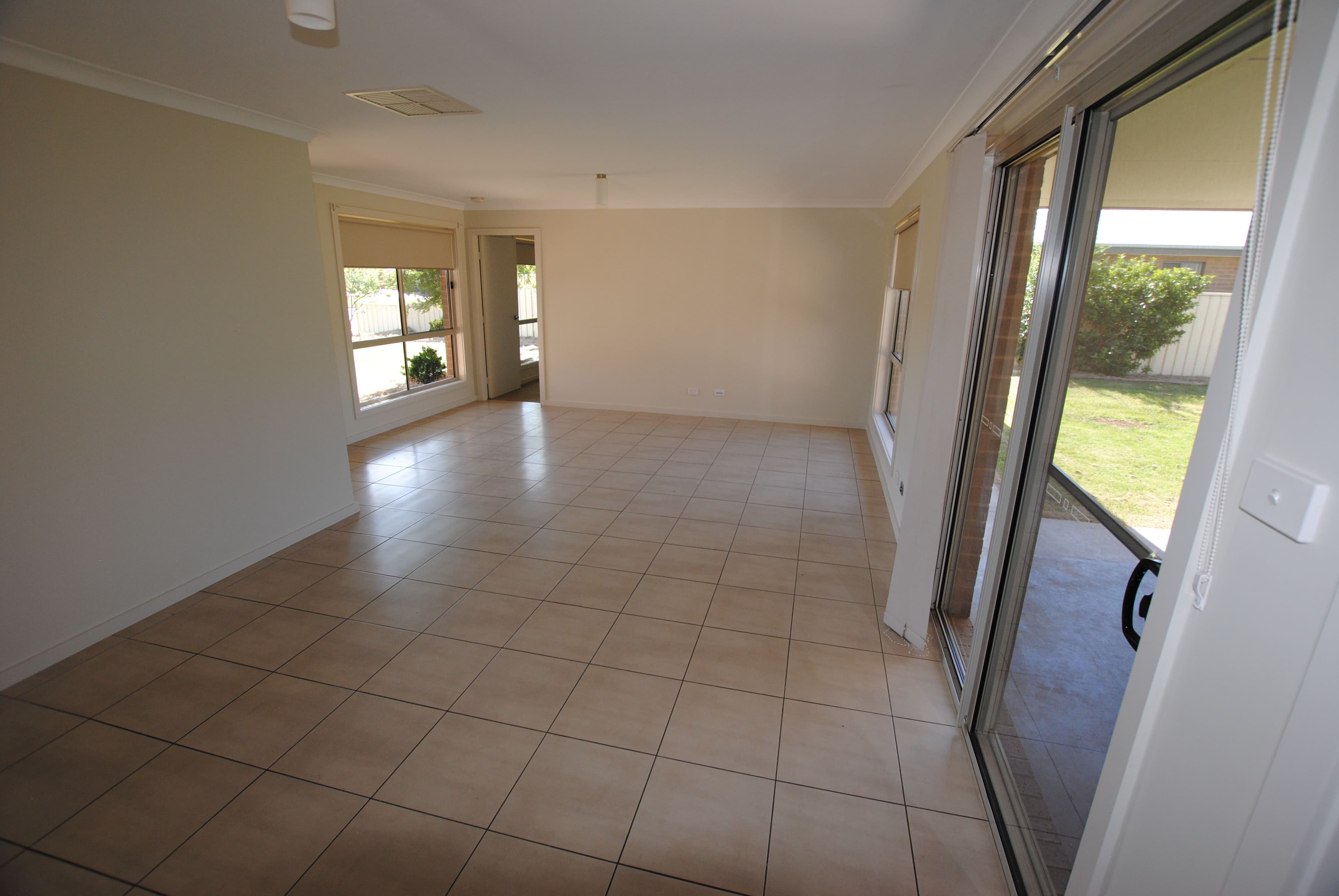 10 Gillmartin Drive, Griffith NSW 2680, Griffith - Thumbnail 6