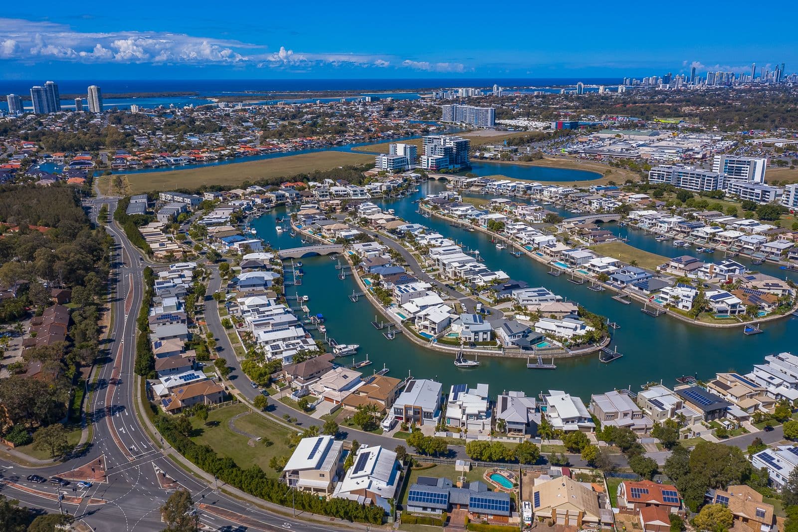 8 Middle Quay Drive, Biggera Waters QLD 4216, Biggera Waters - Thumbnail 2