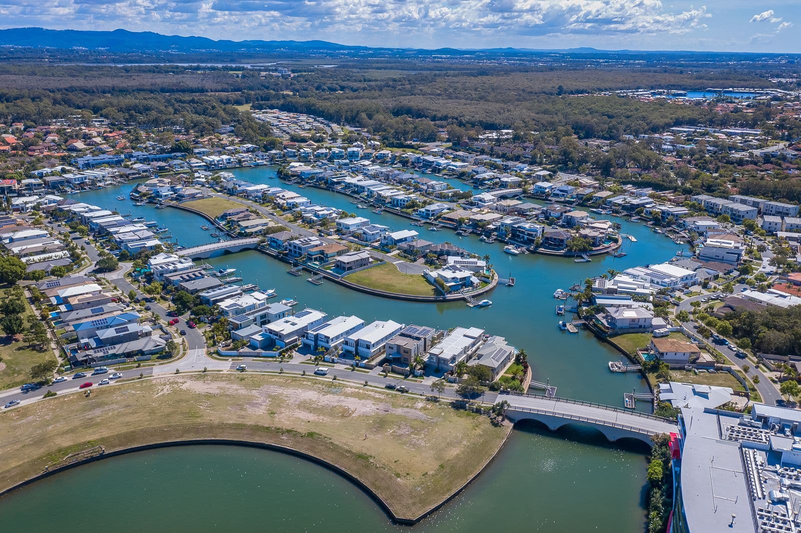 8 Middle Quay Drive, Biggera Waters QLD 4216, Biggera Waters - Thumbnail 3