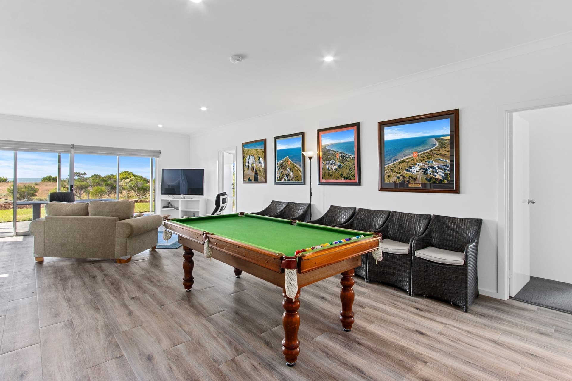 21 Outlook Road, Black Point - Thumbnail 3