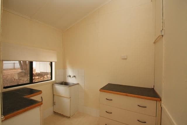 27 Lake Avenue, BARMERA SA 5345, Barmera - Thumbnail 7