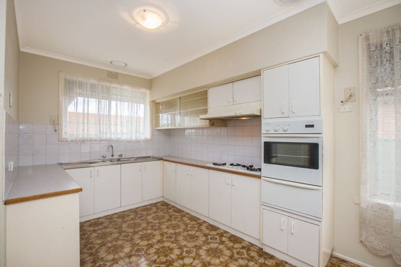 19 Kingsway Drive, Lalor VIC 3075, Lalor - Thumbnail 2