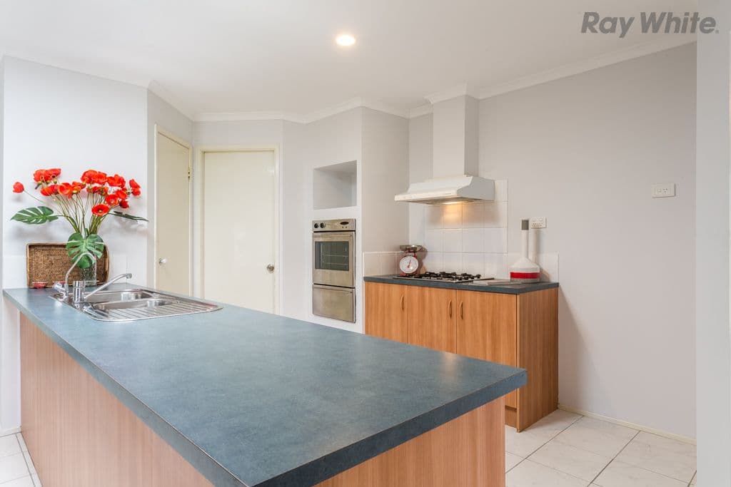 45 Cardinia Crescent, Taylors Hill VIC 3037, Taylors Hill - Thumbnail 4