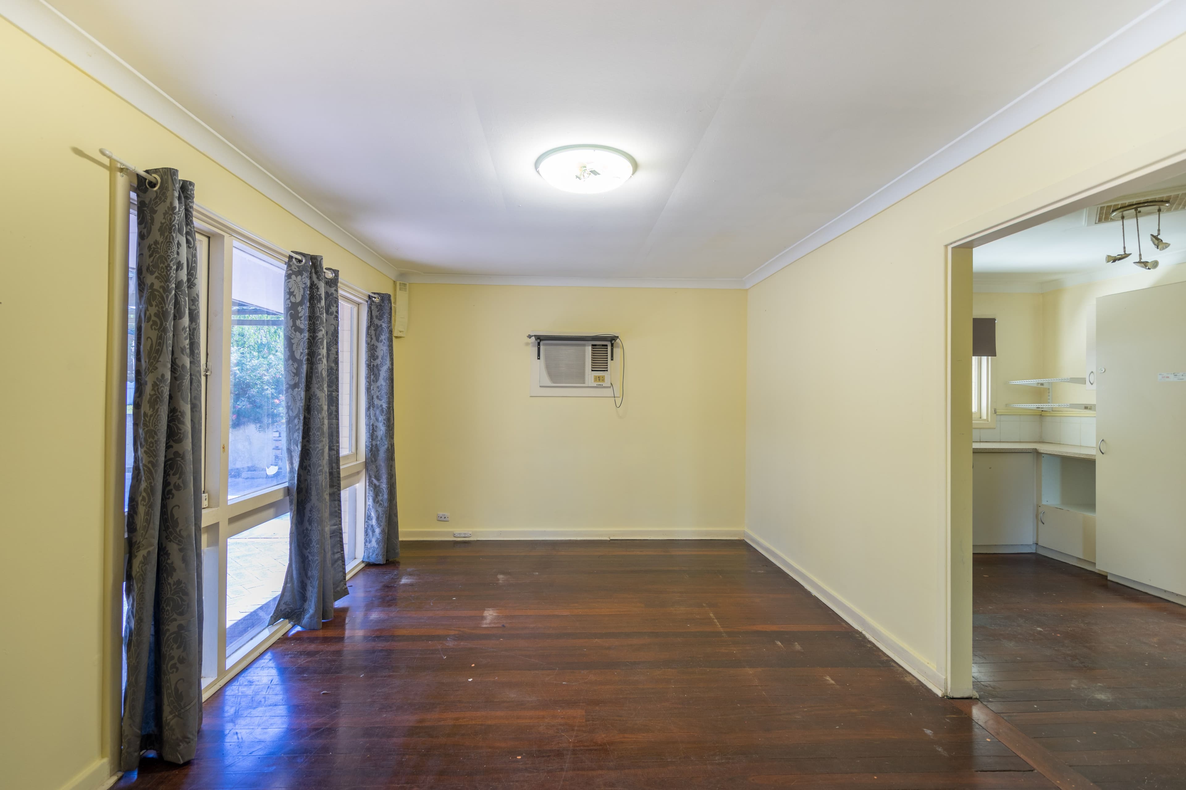 28 Rochford Way, Girrawheen WA 6064, Girrawheen - Thumbnail 4
