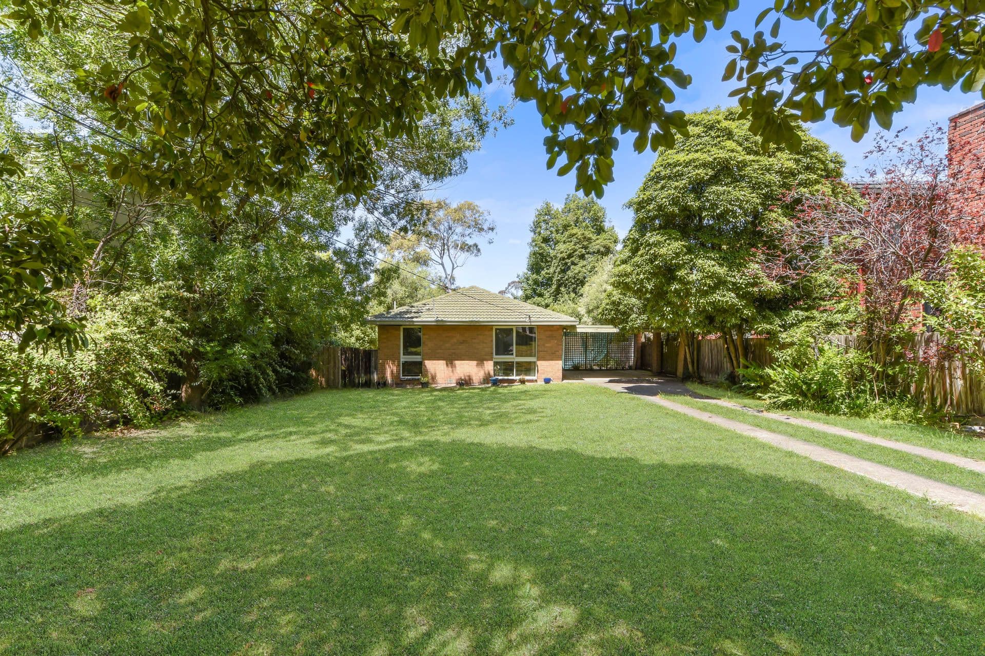 10 Morrison Court, Mount Waverley VIC 3149, Mount Waverley - Thumbnail 2