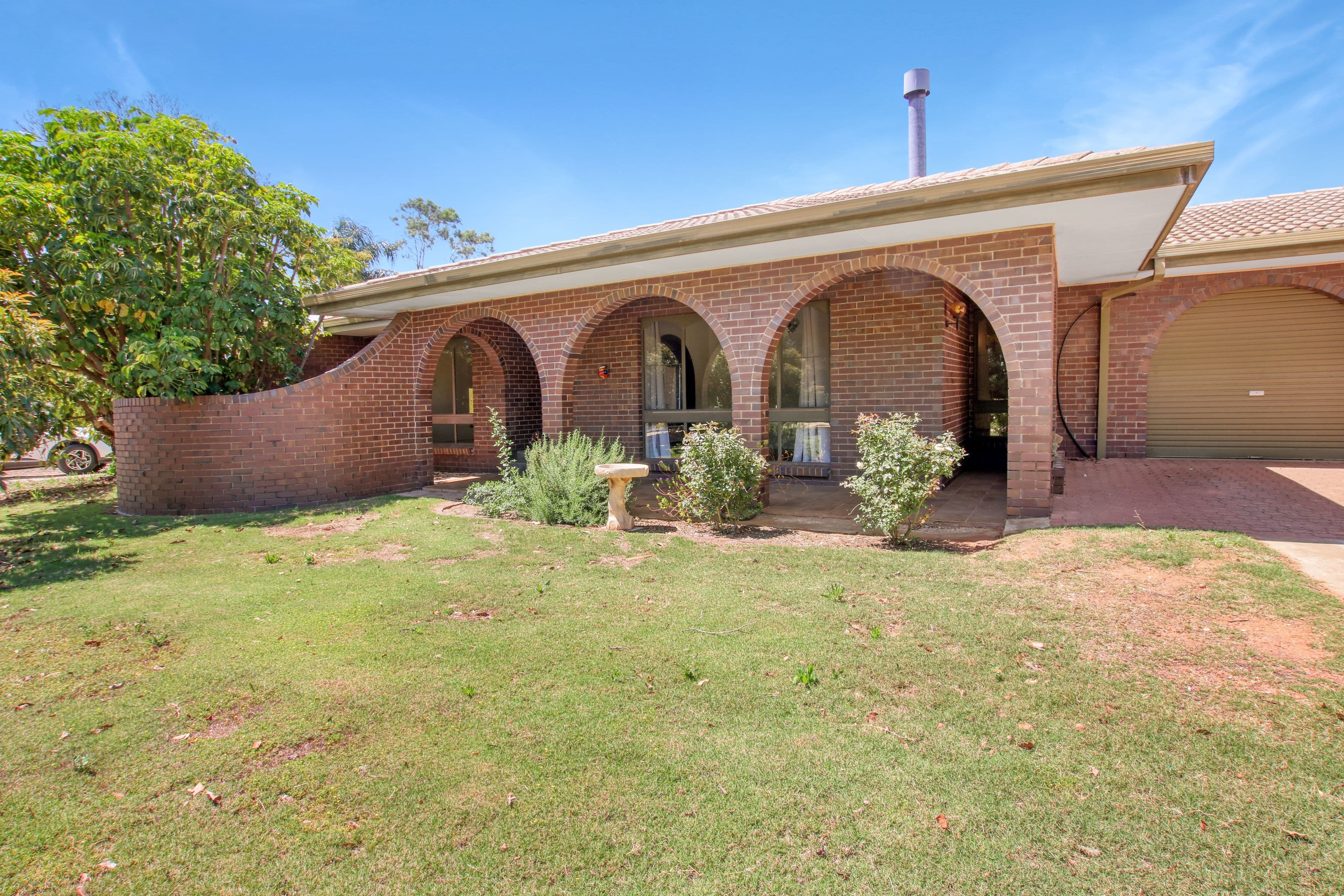 4 Benlow Road, Waikerie SA 5330, Waikerie - Thumbnail 2