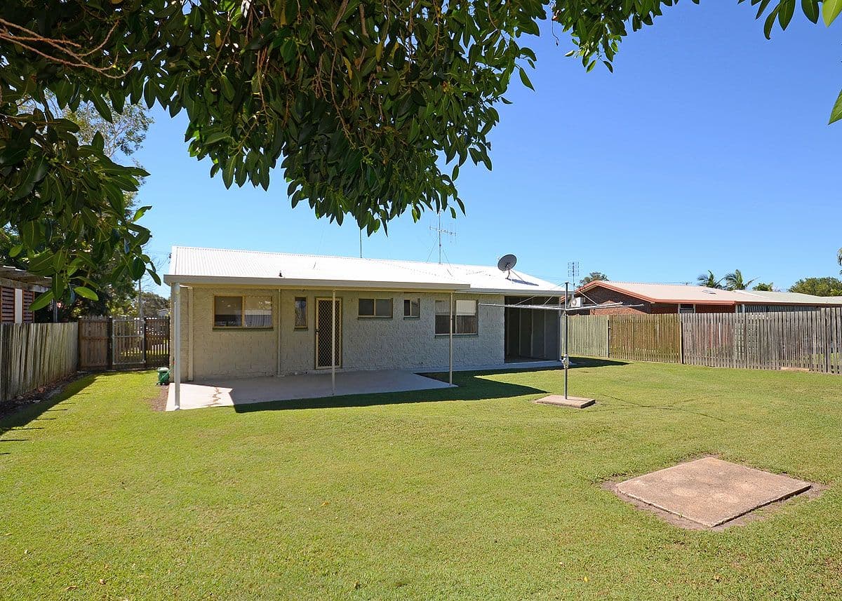 122 Hammond Street, URANGAN QLD 4655, Urangan - Thumbnail 2
