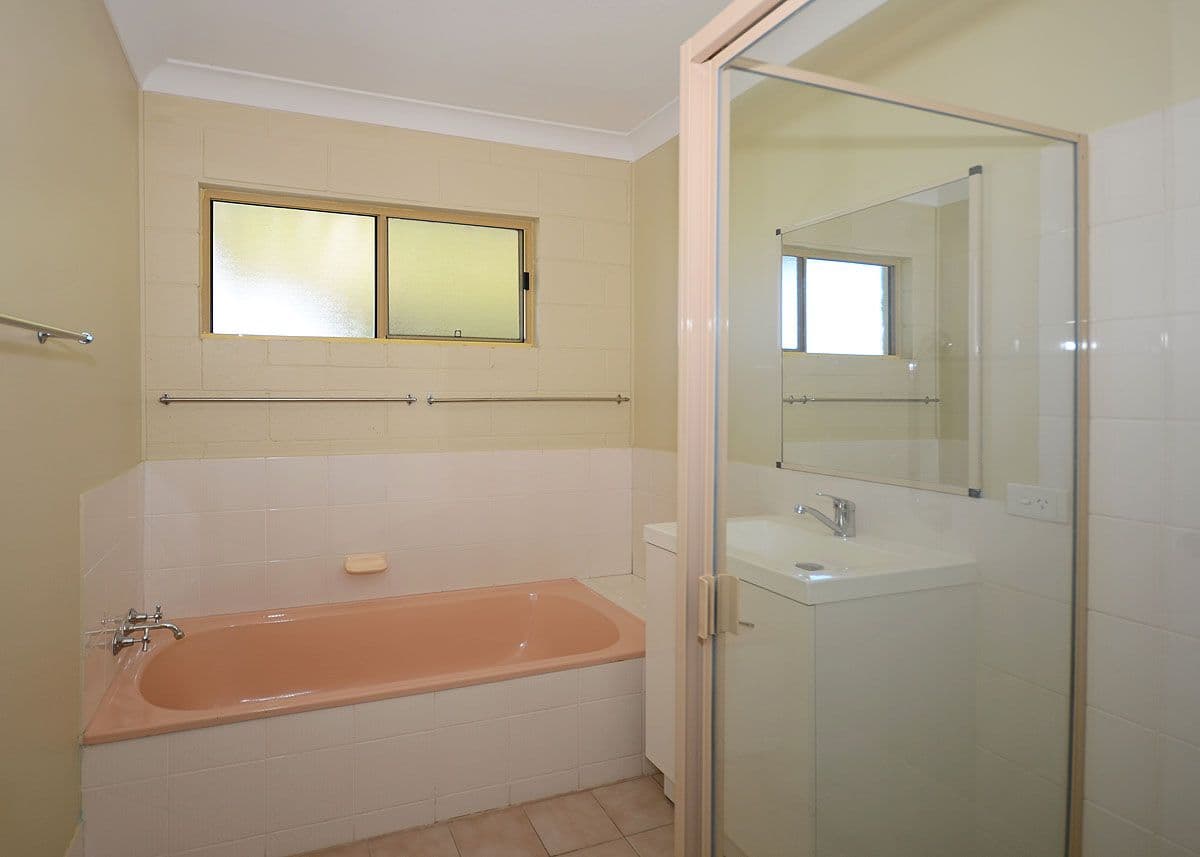 122 Hammond Street, URANGAN QLD 4655, Urangan - Thumbnail 6