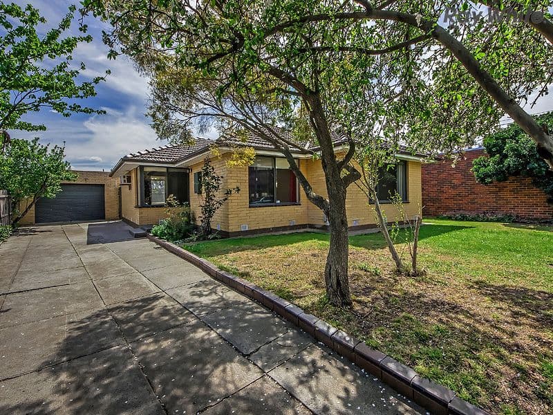 5 Ironbark Street, ST ALBANS VIC 3021, St Albans - Image 1