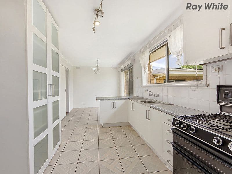 5 Ironbark Street, ST ALBANS VIC 3021, St Albans - Thumbnail 5