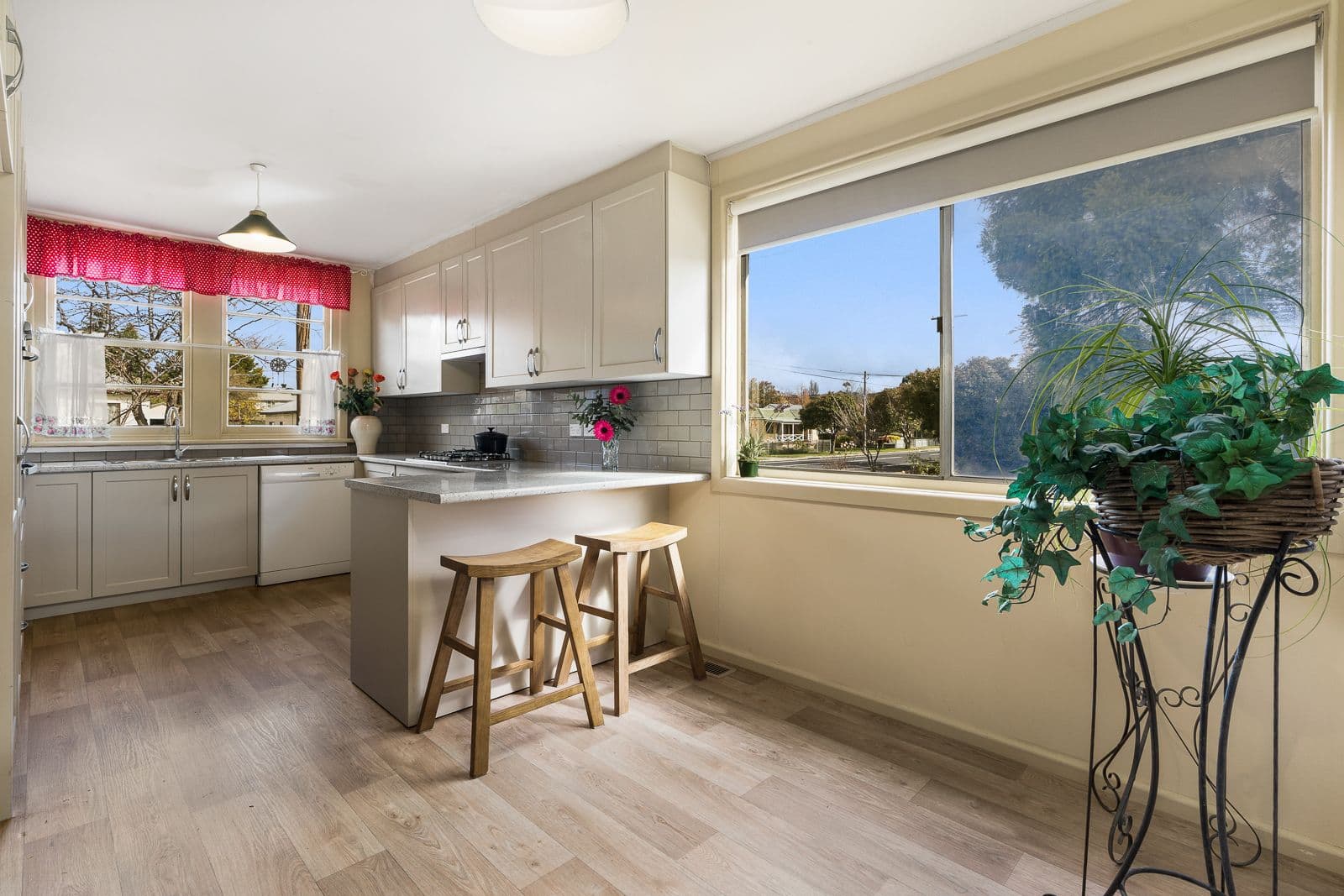 17 Carrington Avenue, Oberon NSW 2787, Oberon - Thumbnail 4