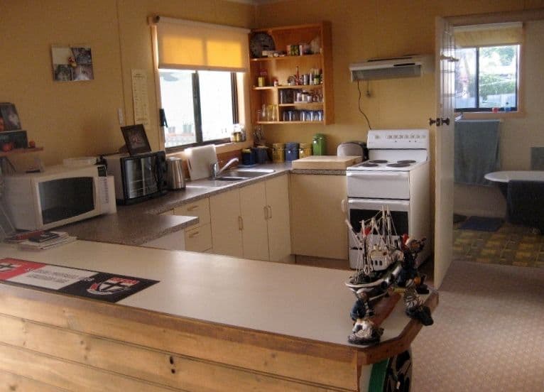 11 Lynch Street, STRAHAN TAS 7468, Strahan - Thumbnail 3