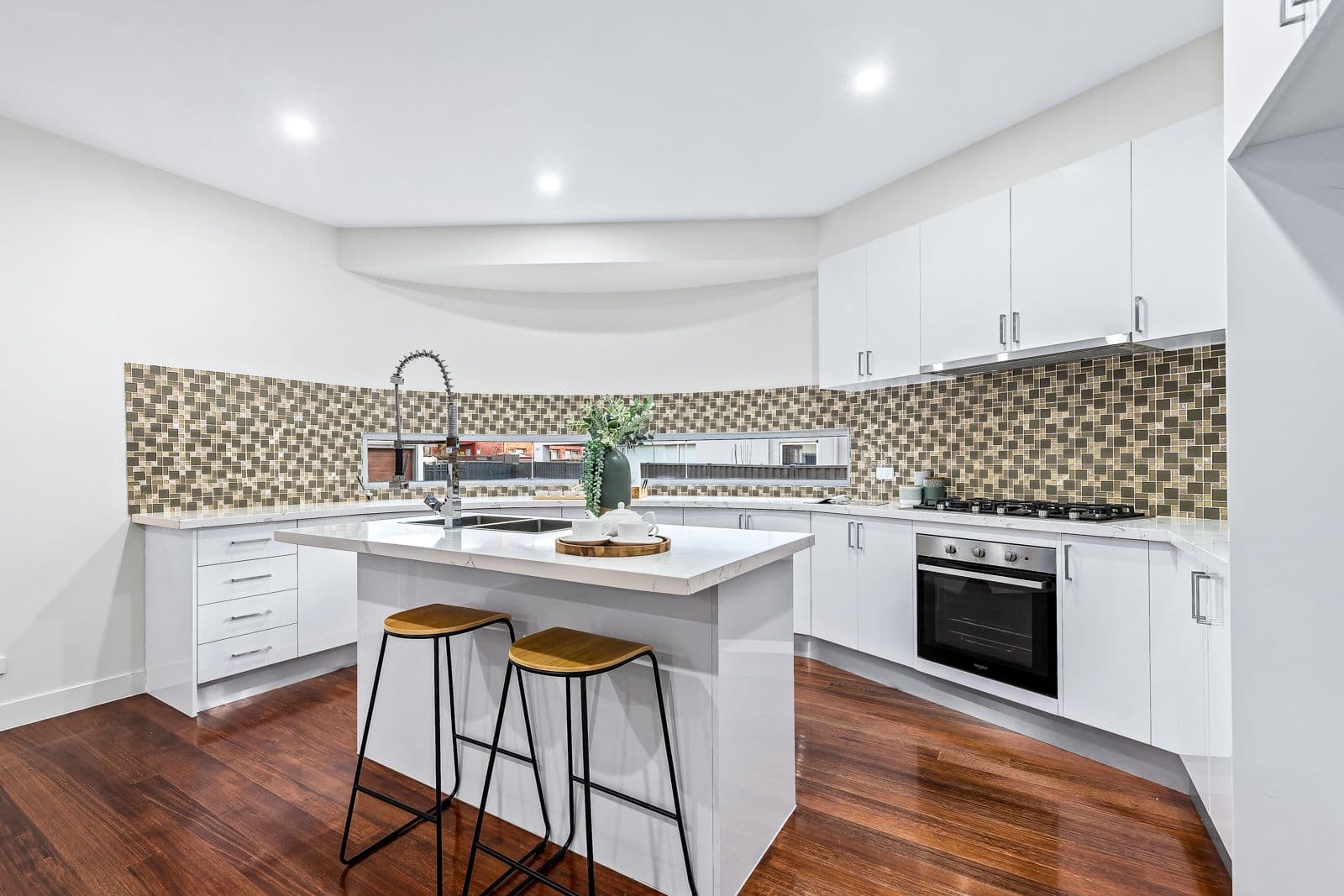 34 Mandowie Road, Glen Waverley VIC 3150, Glen Waverley - Thumbnail 6