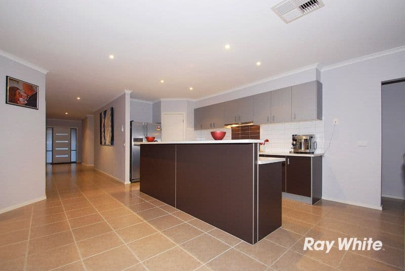 2 Dunferline Crescent, CRANBOURNE VIC 3977, Cranbourne - Thumbnail 5