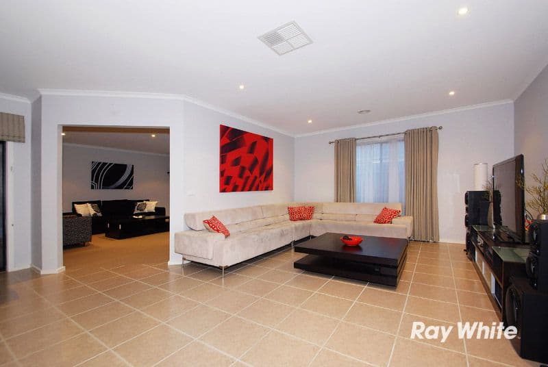 2 Dunferline Crescent, CRANBOURNE VIC 3977, Cranbourne - Thumbnail 8