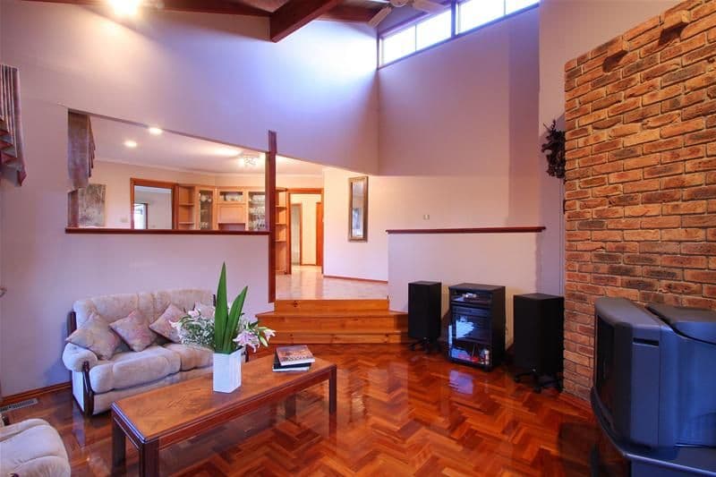 87 Edmund Rice Parade, WATSONIA NORTH VIC 3087, Watsonia North - Thumbnail 4