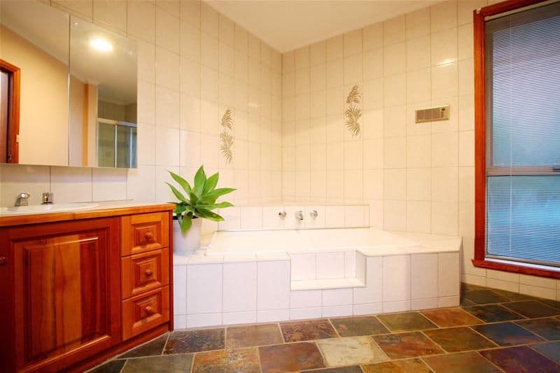 87 Edmund Rice Parade, WATSONIA NORTH VIC 3087, Watsonia North - Thumbnail 7